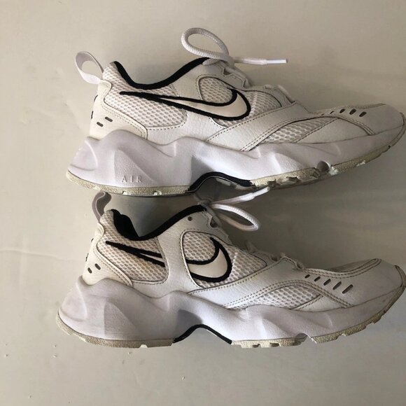 Nike Women's Air Heights Trainer Running Low Top White Black CI0603-102 - Picture 4 of 6